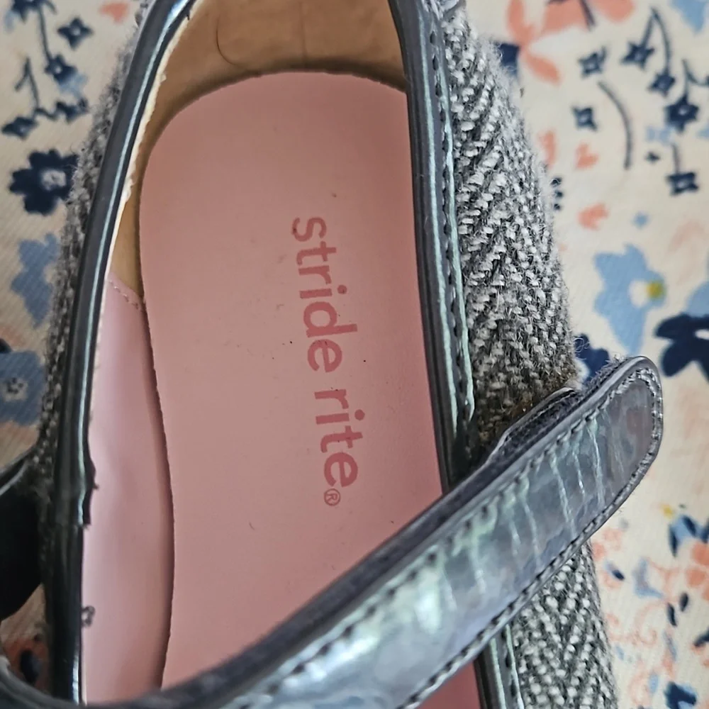 GIRLS STRIDE RITE SHOES - Picture 2 of 6